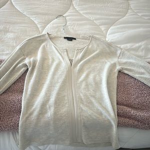 Sanctuary long sleeve cream v neck sweater top size XS